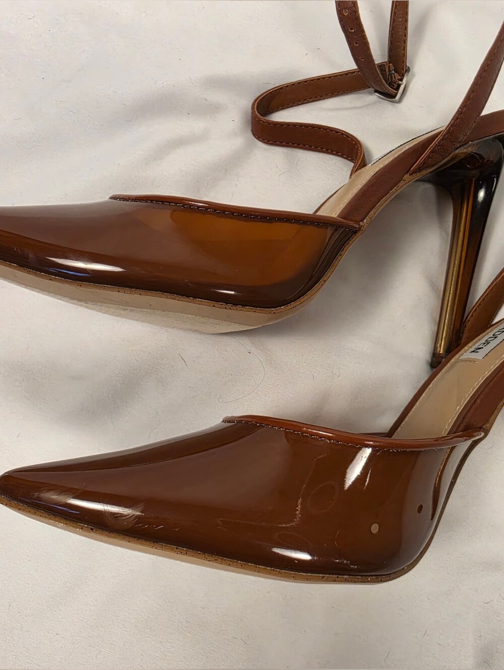 Steve Madden Alessi Tan Brown Patent Vinyl Two Piece Pointed Toe Heels Size 7M - Picture 3 of 6